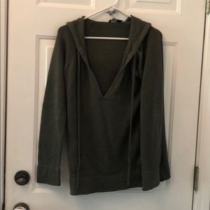 👗The Limited long sweater with front pockets